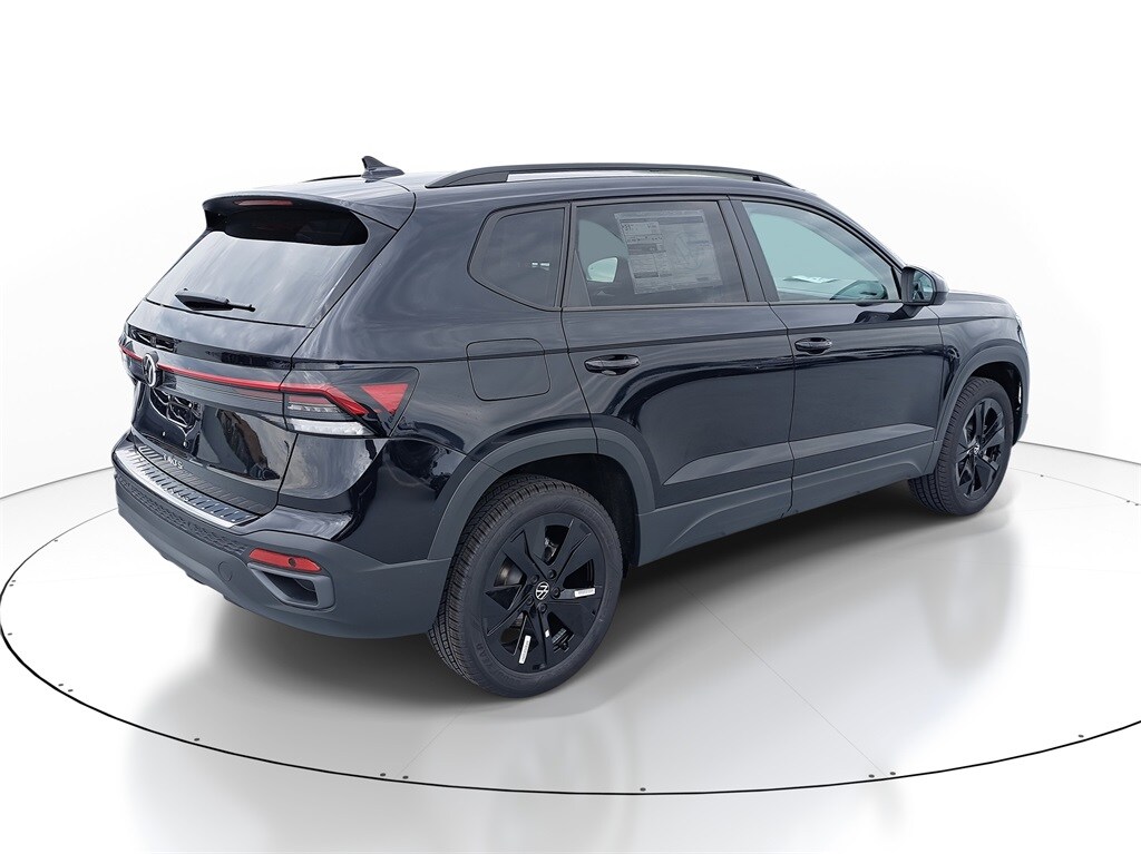 New 2025 Volkswagen Taos 1.5T SE SUV