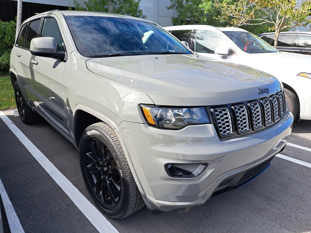 Used 2020 Jeep Grand Cherokee Altitude SUV