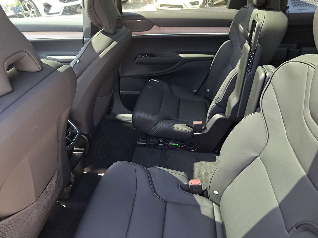 2025 Volvo EX90 Plus - Photo 12