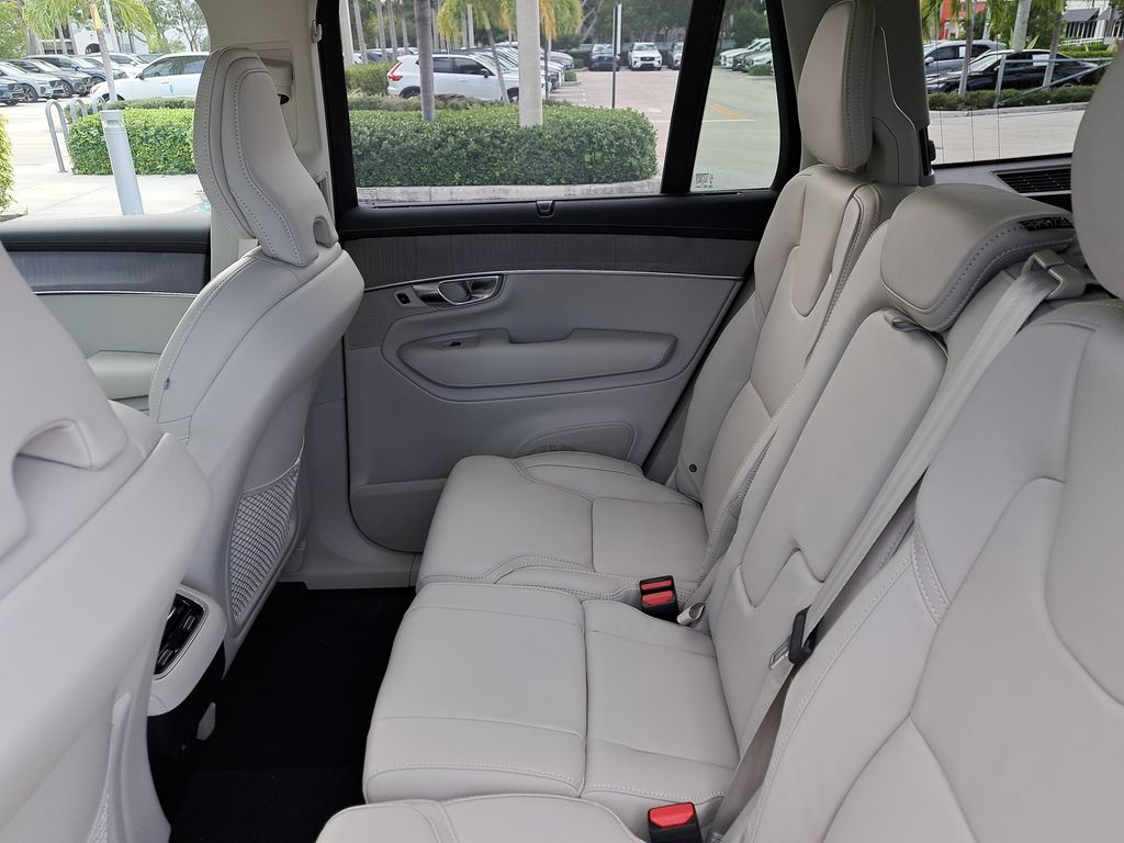 2026 Volvo XC90 Ultra - Photo 13