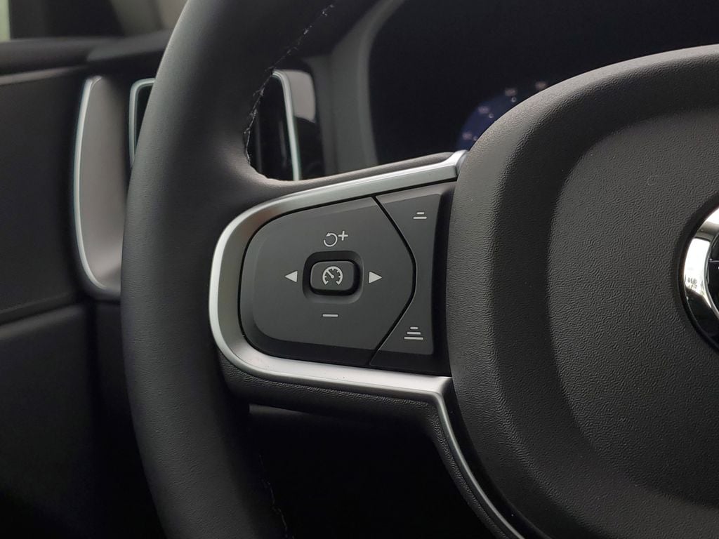 2025 Volvo XC60 Core - Photo 27