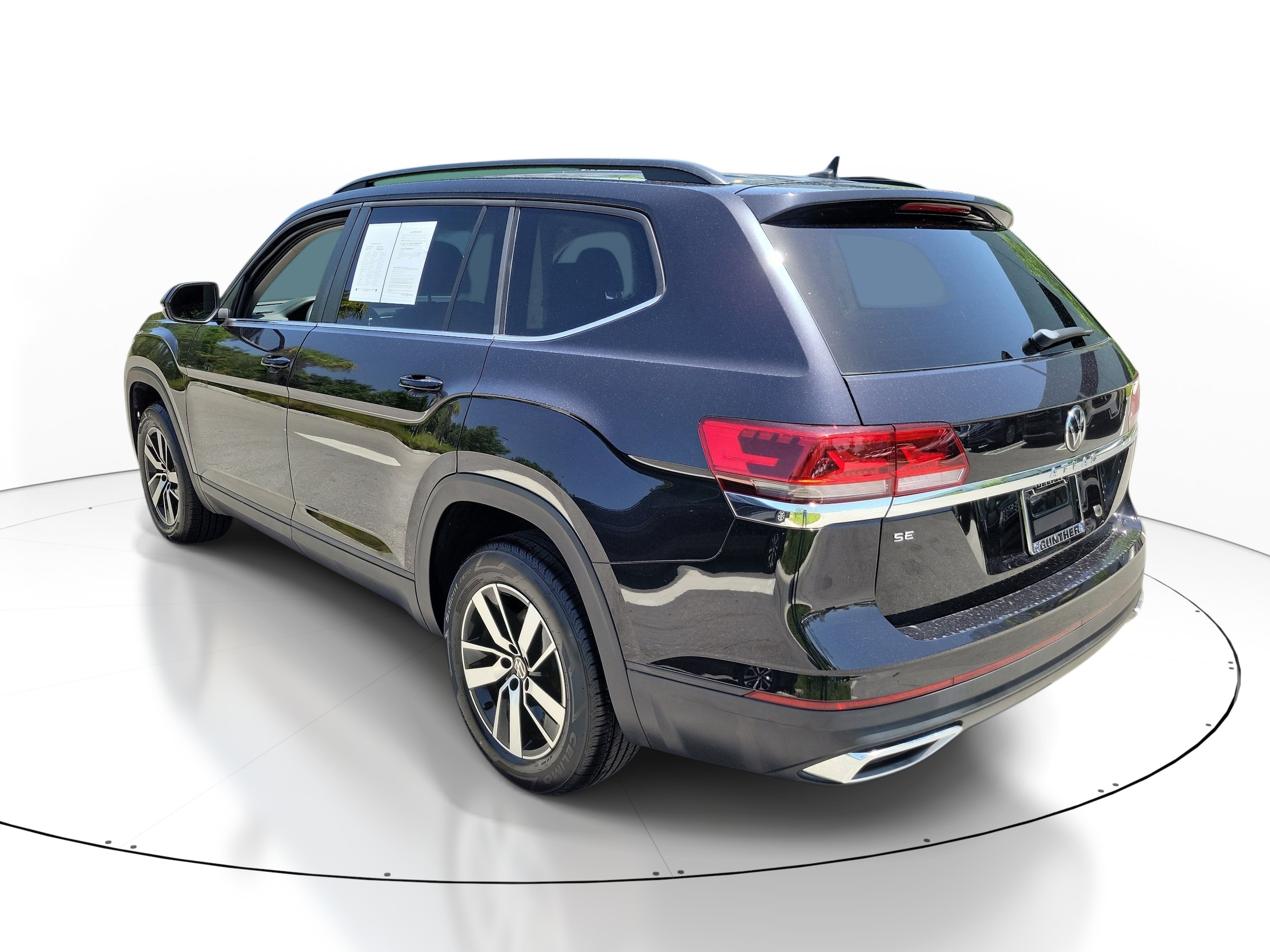 2022 Volkswagen Atlas SE - Photo 3