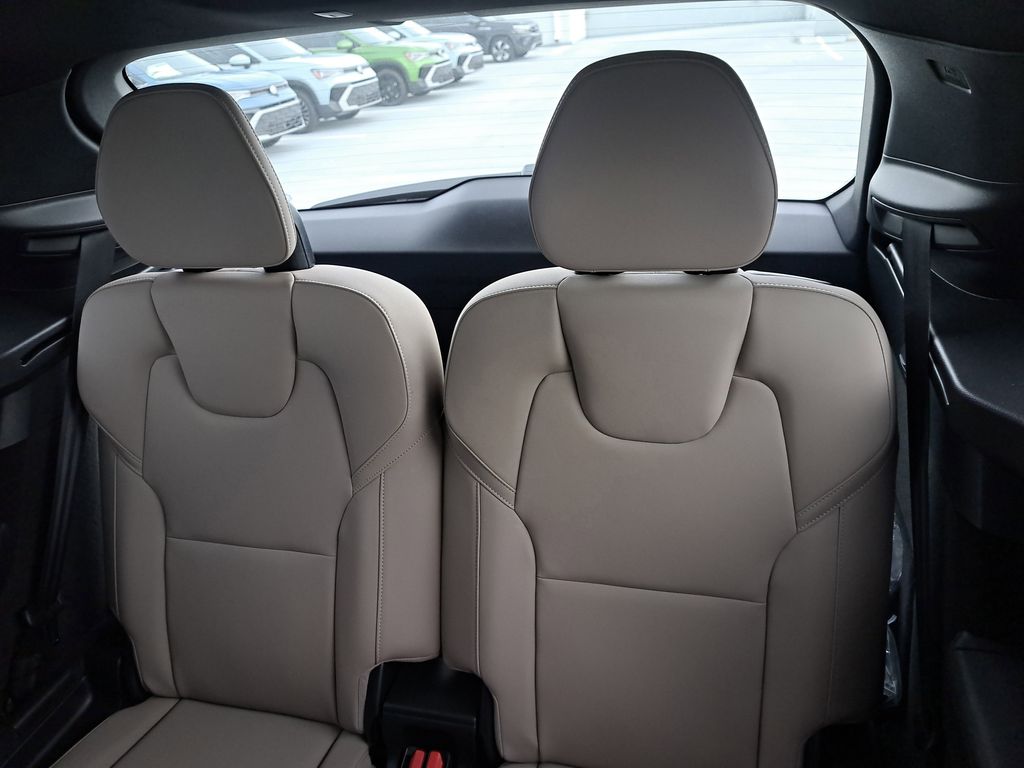 2026 Volvo XC90 Plus - Photo 11