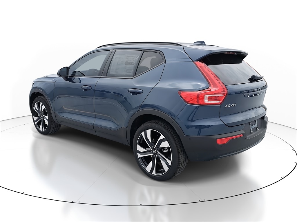 New 2026 Volvo XC40 B4 Plus SUV