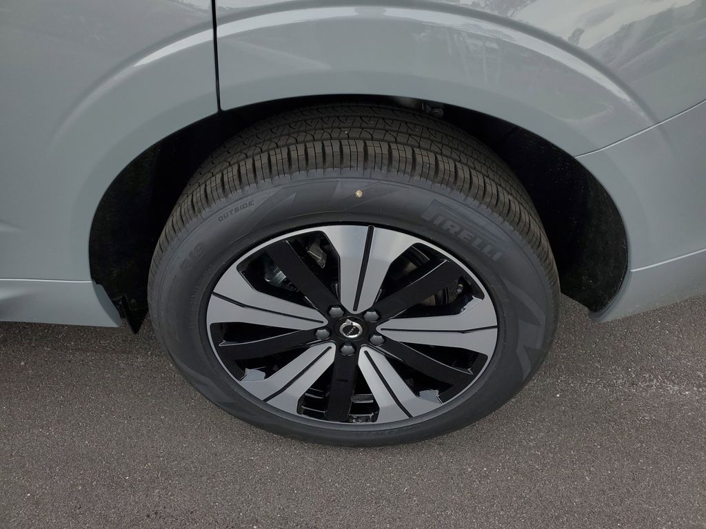 2025 Volvo XC60 Core - Photo 9