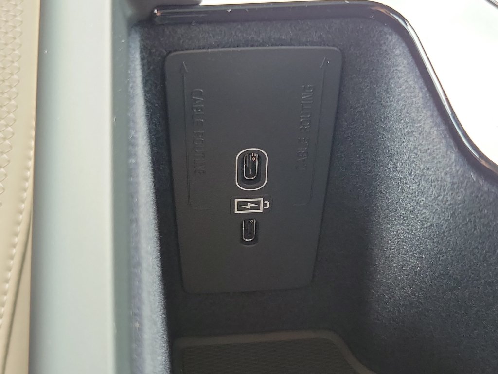 2026 Volvo XC60 Plus - Photo 24