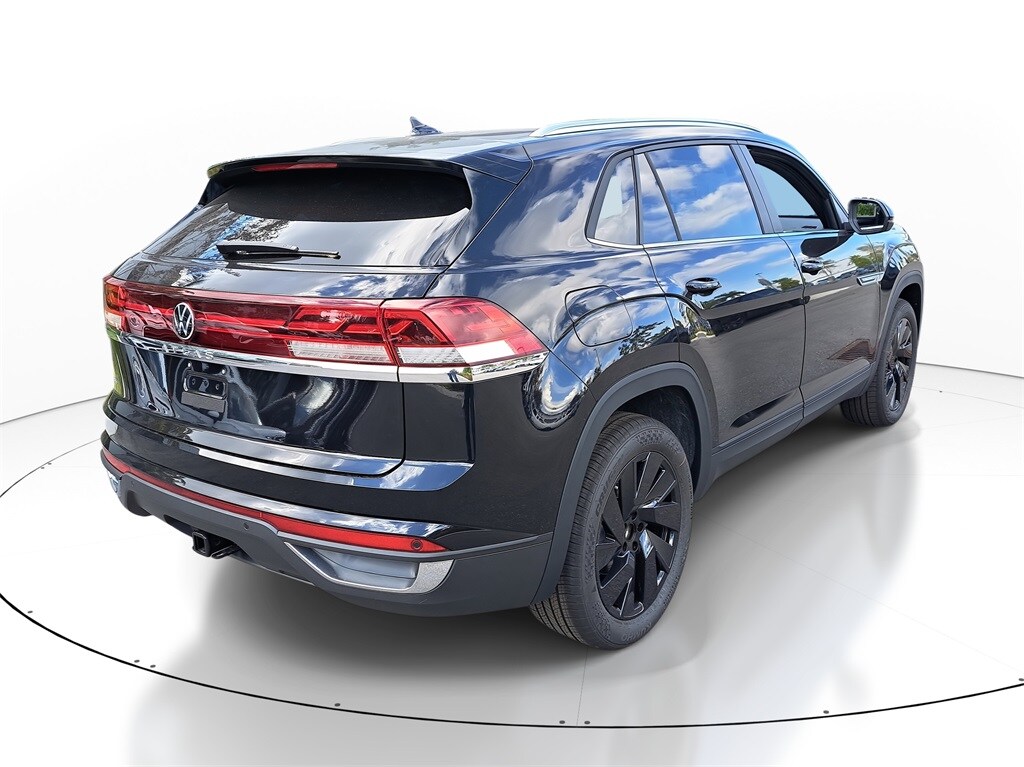 New 2026 Volkswagen Atlas Cross Sport 2.0T SE w/Technology SUV