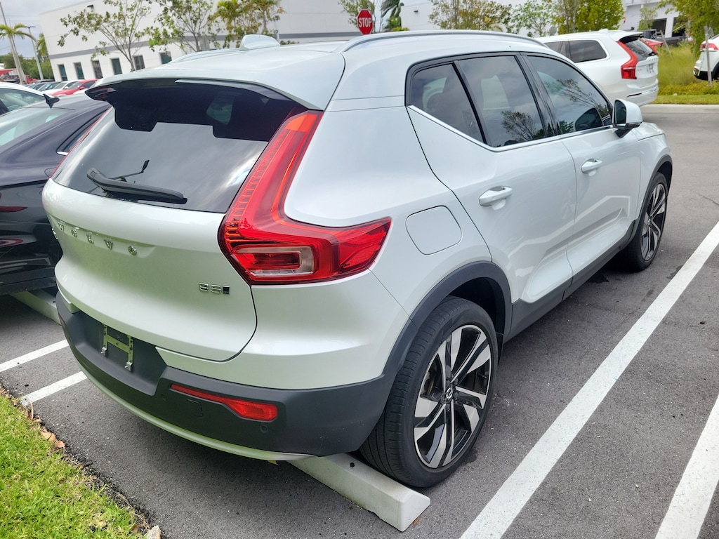 Used 2023 Volvo XC40 B5 AWD Plus Bright SUV