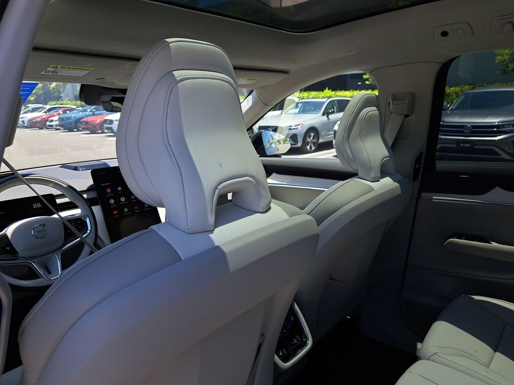 2025 Volvo EX90 Ultra - Photo 13