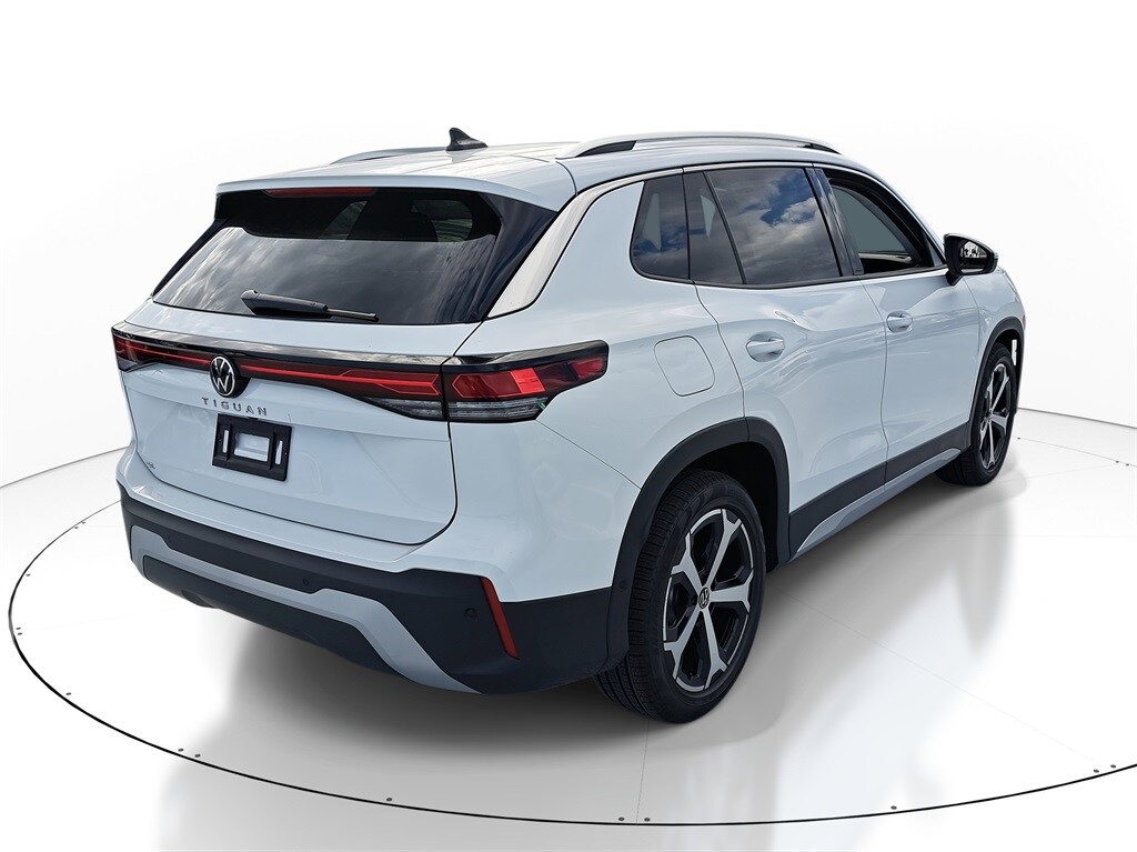 New 2026 Volkswagen Tiguan 2.0T SE SUV