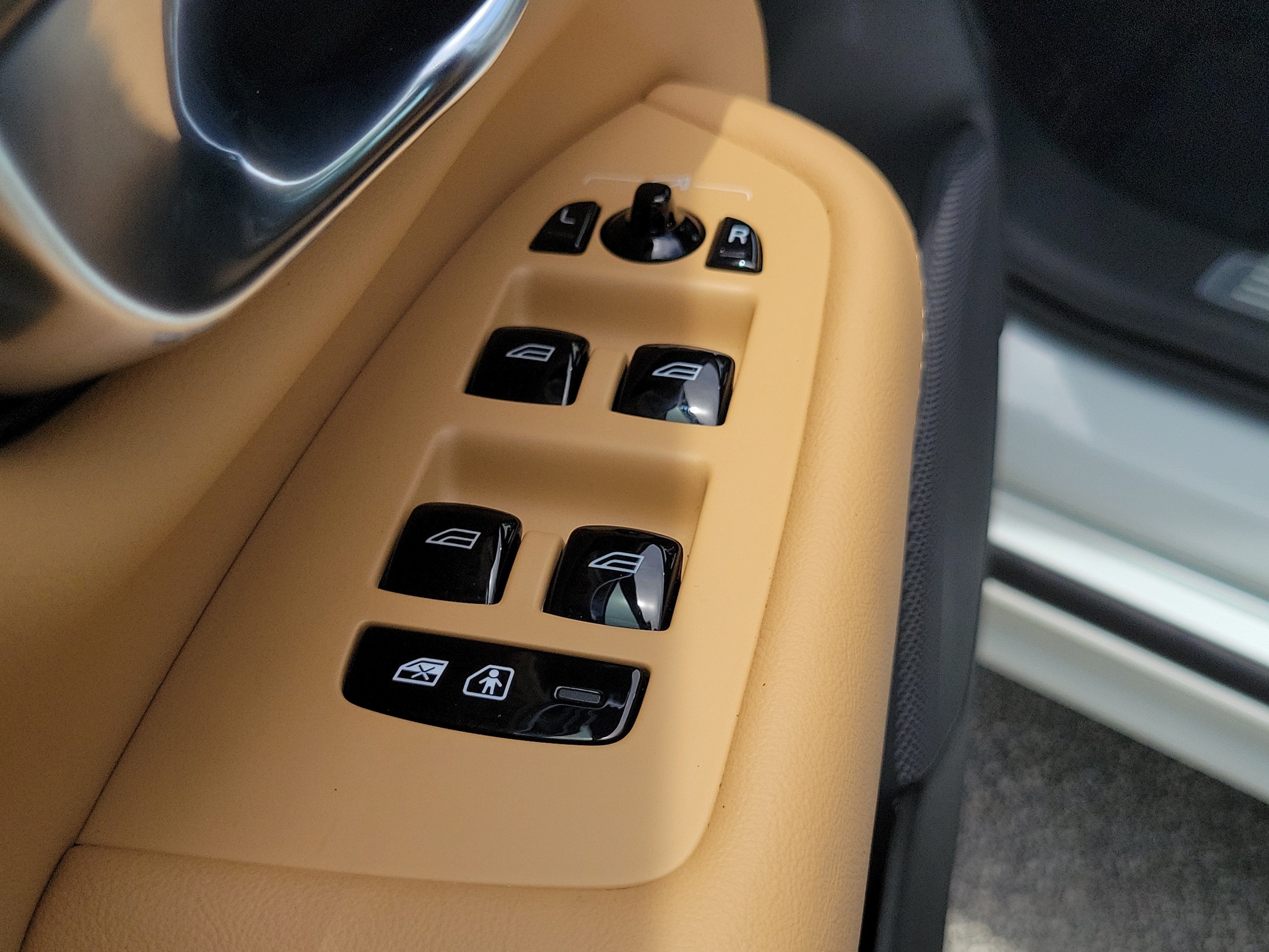 2025 Volvo XC90 Ultra - Photo 19