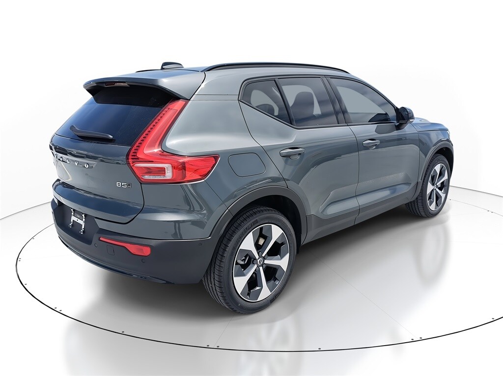 New 2026 Volvo XC40 B5 Plus SUV