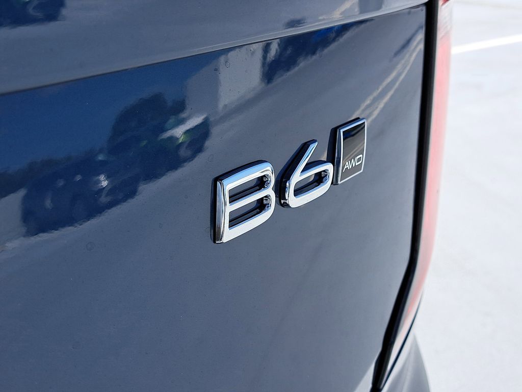2026 Volvo XC90 Plus - Photo 6