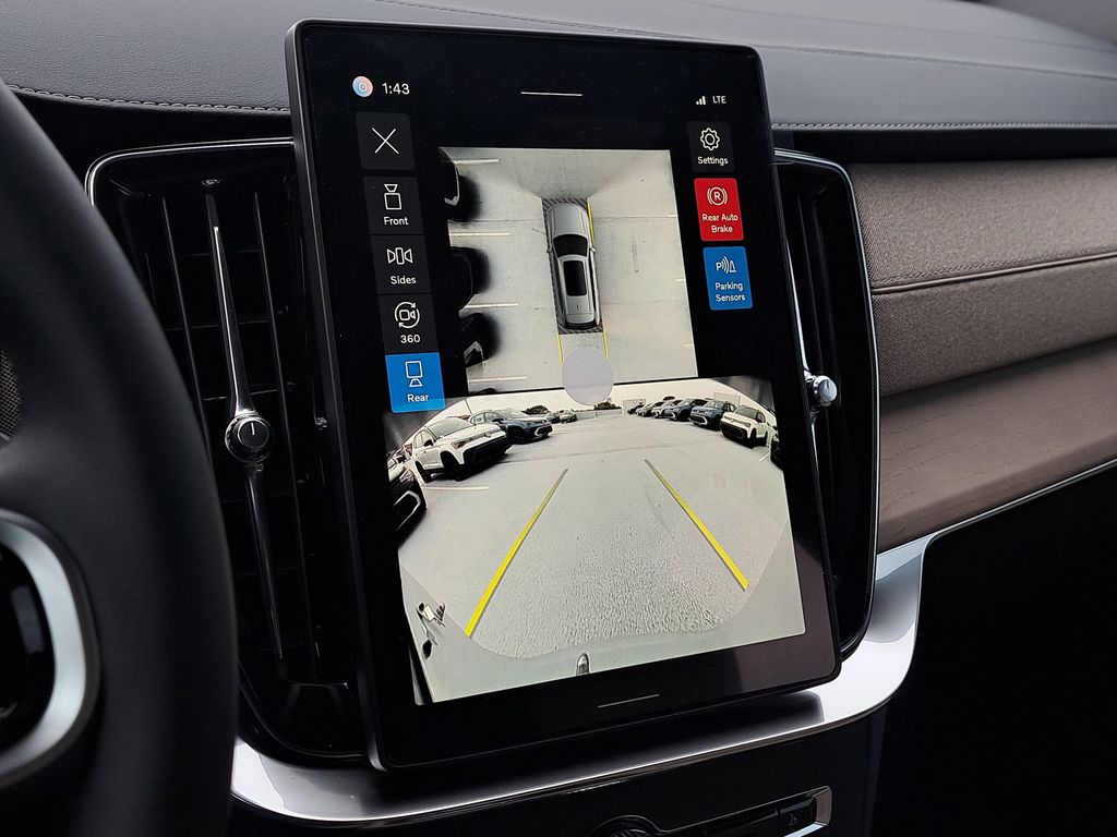 2026 Volvo XC90 Plus - Photo 30