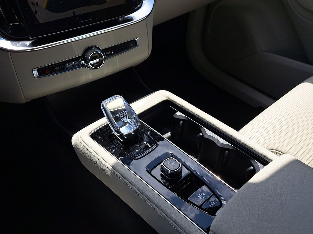 2026 Volvo XC90 Ultra - Photo 34