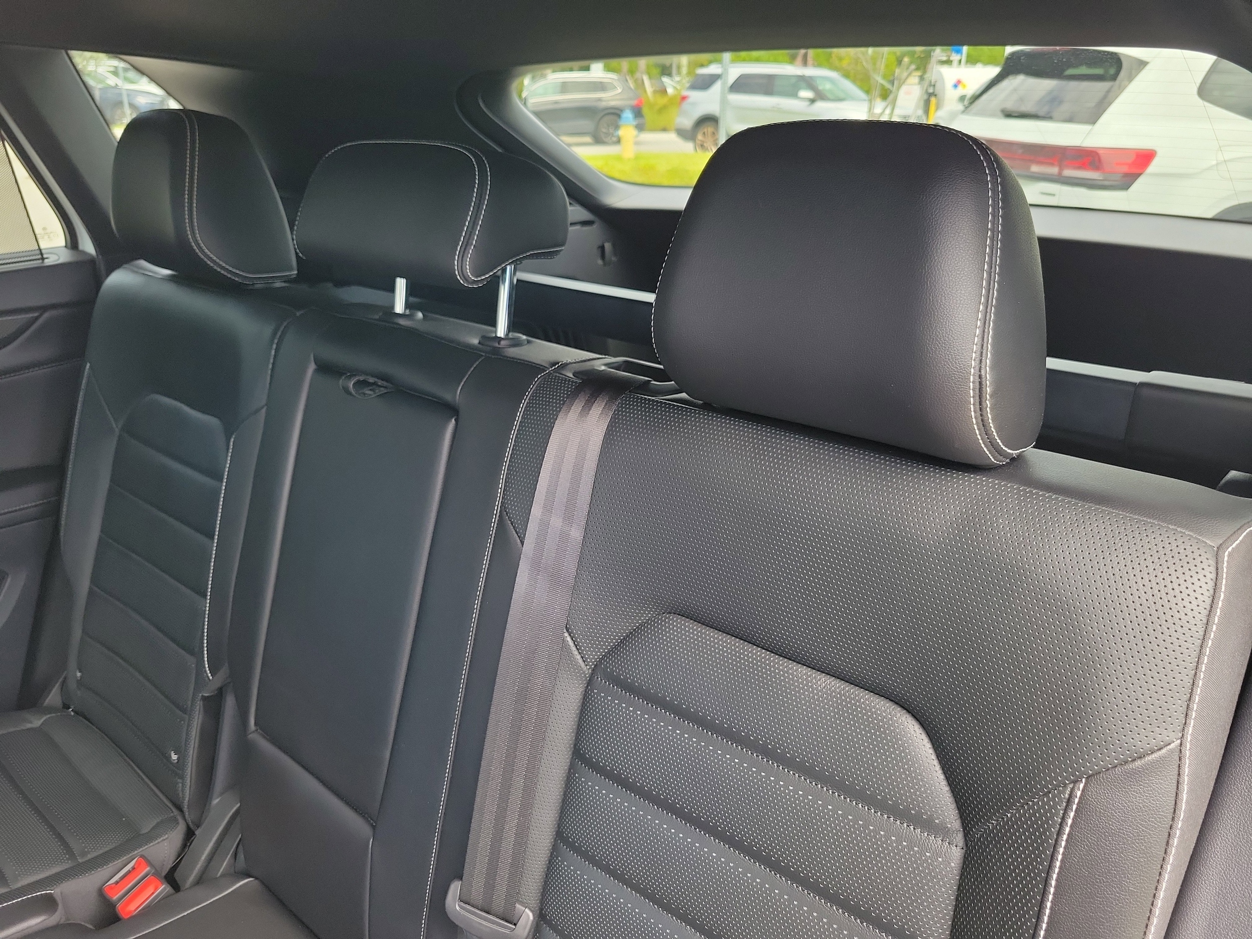 2024 Volkswagen Atlas Cross Sport SEL R-LINE - Photo 11