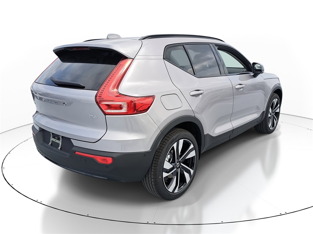 New 2026 Volvo XC40 B4 Plus SUV