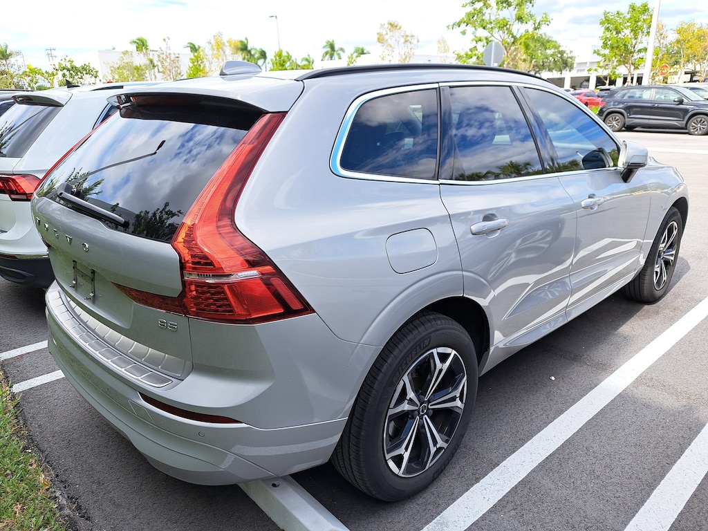 Used 2022 Volvo XC60 B5 FWD Momentum SUV