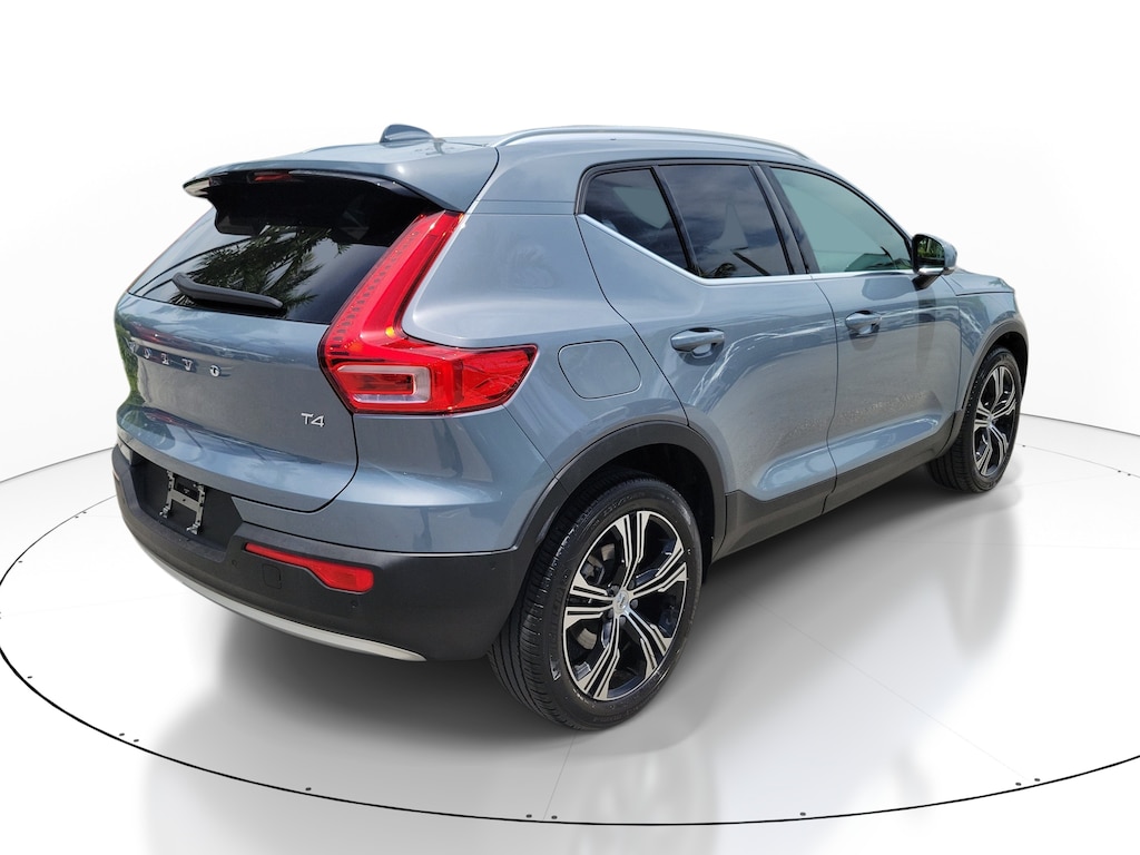 Used 2022 Volvo XC40 T4 FWD Inscription SUV
