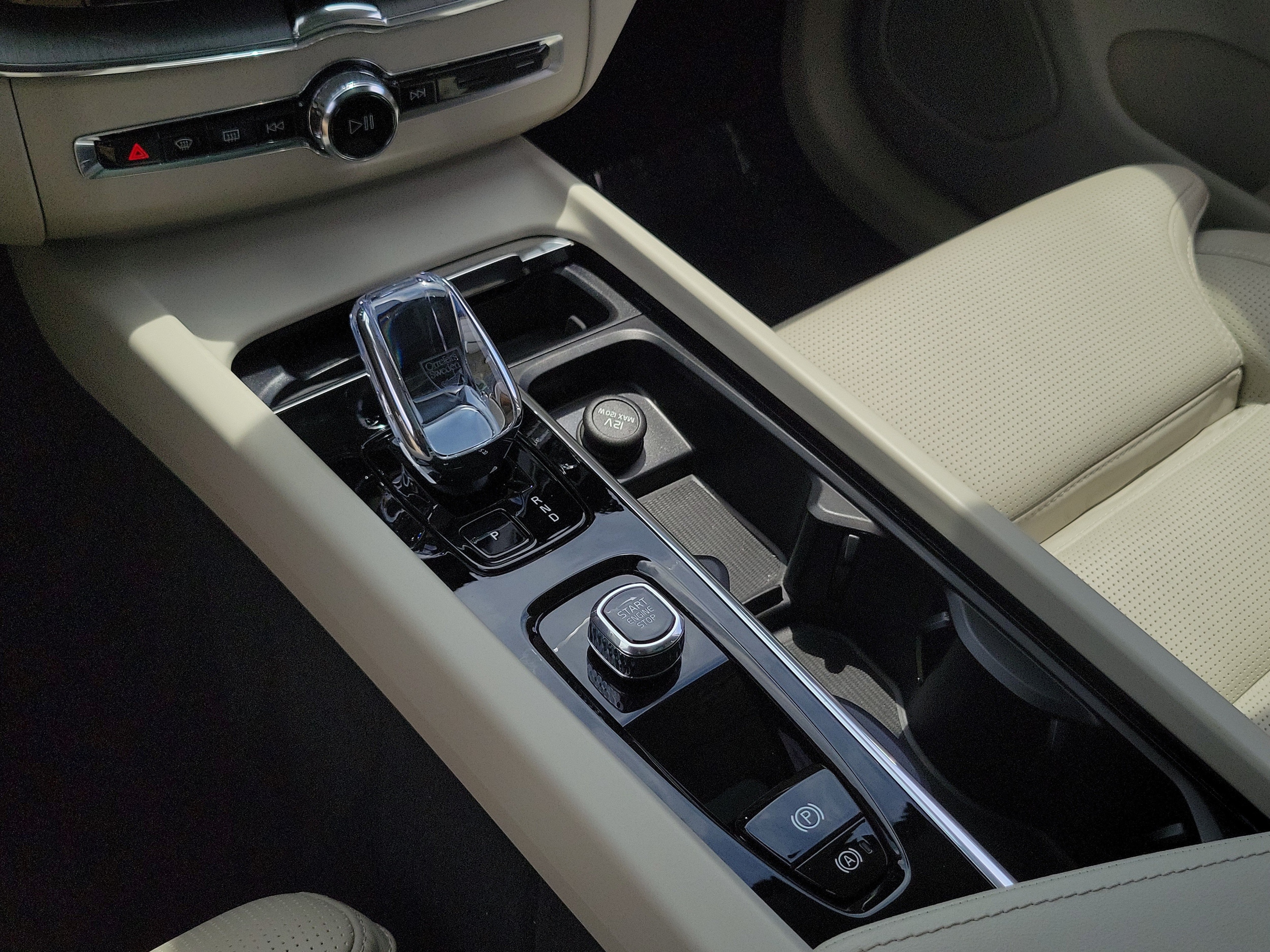 2024 Volvo XC60 Ultimate - Photo 30