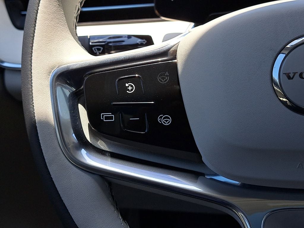 2025 Volvo EX90 Ultra - Photo 24