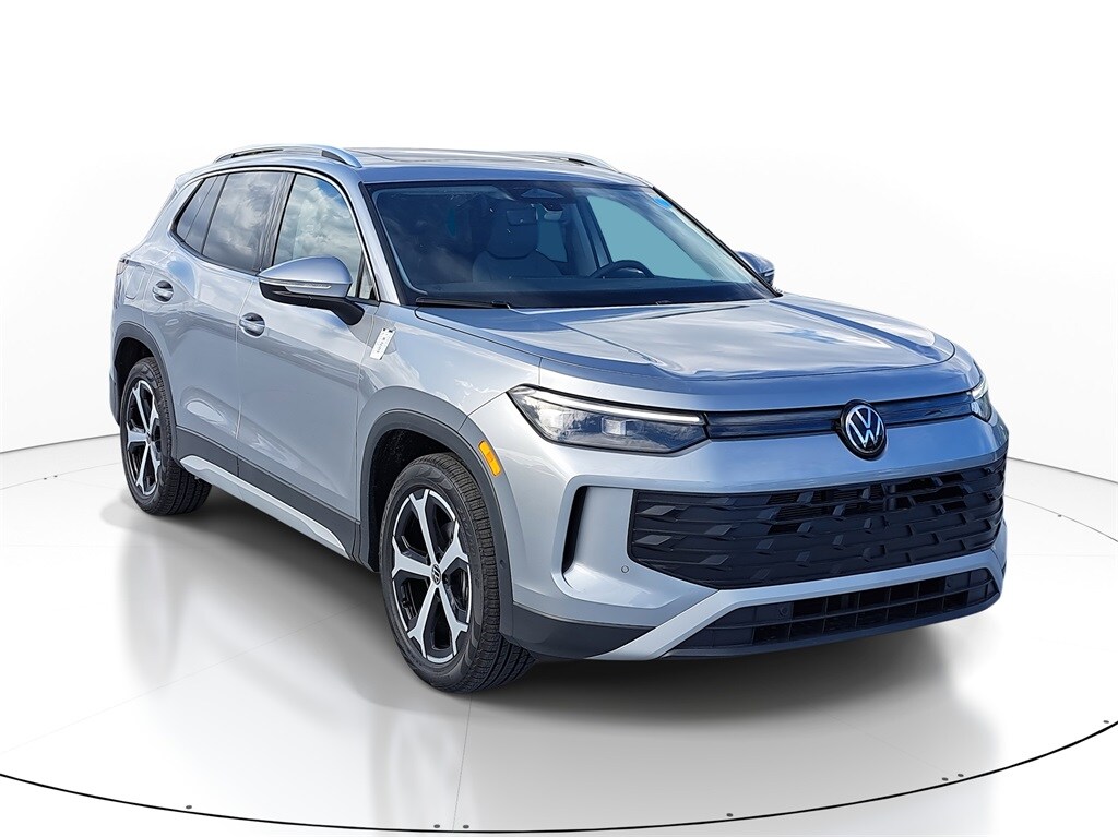 New 2026 Volkswagen Tiguan 2.0T SE SUV