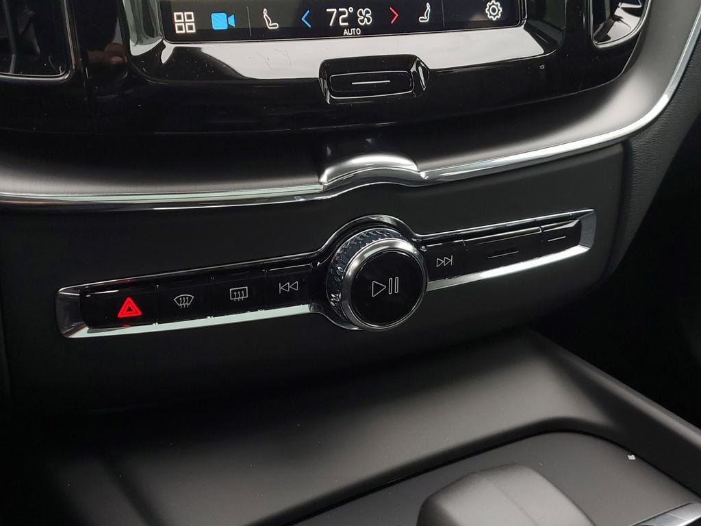 2025 Volvo XC60 Core - Photo 34