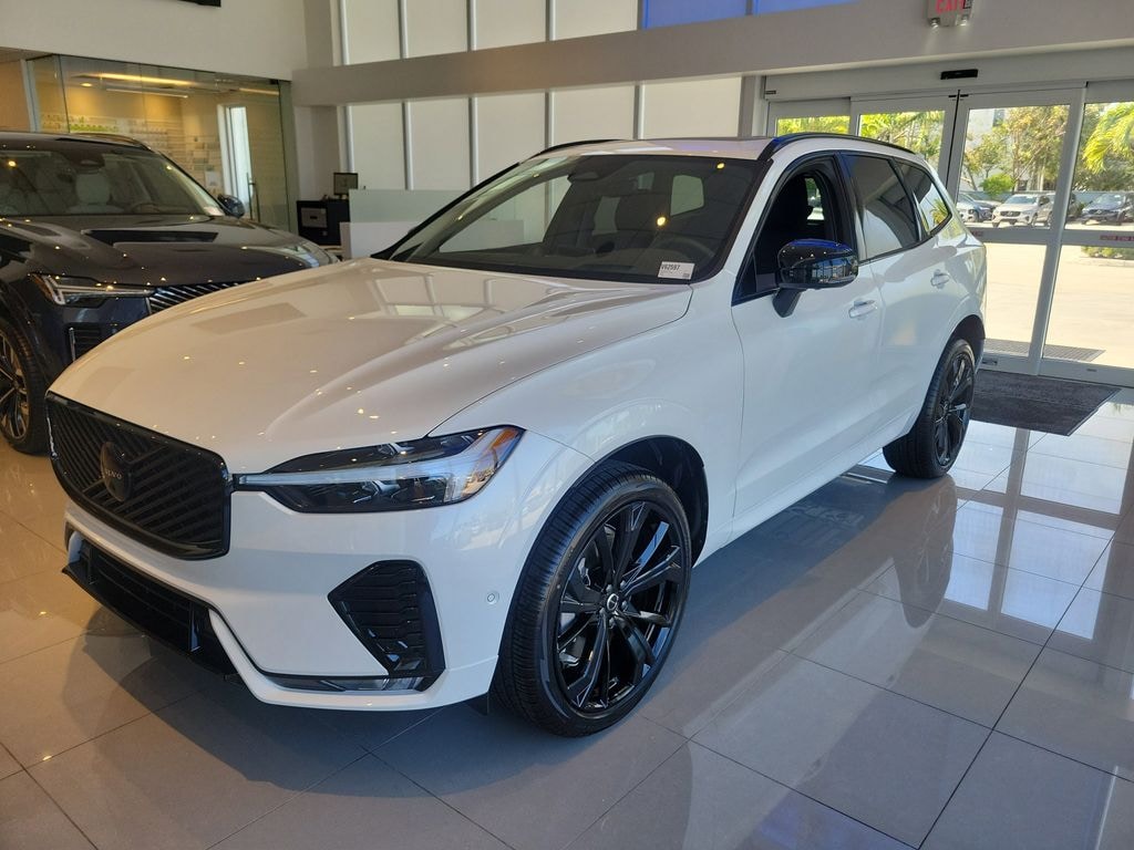 New 2026 Volvo XC60 B5 Ultra Black Edition SUV