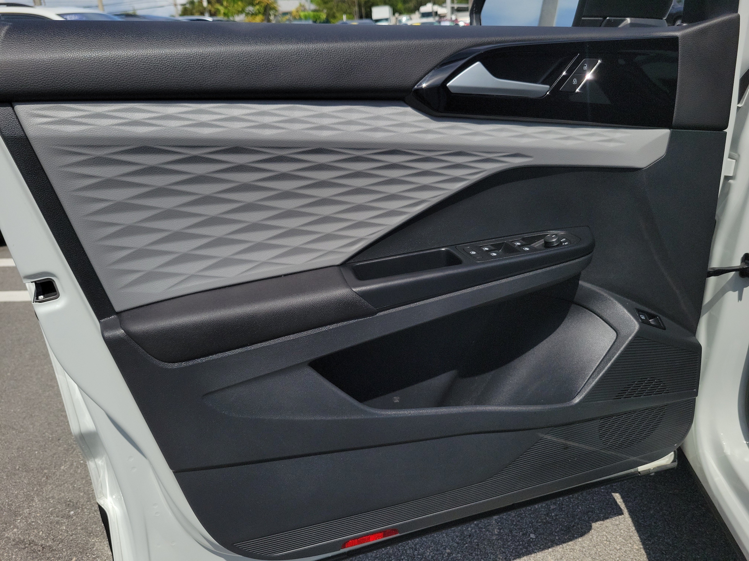 2023 Volkswagen Taos S - Photo 16