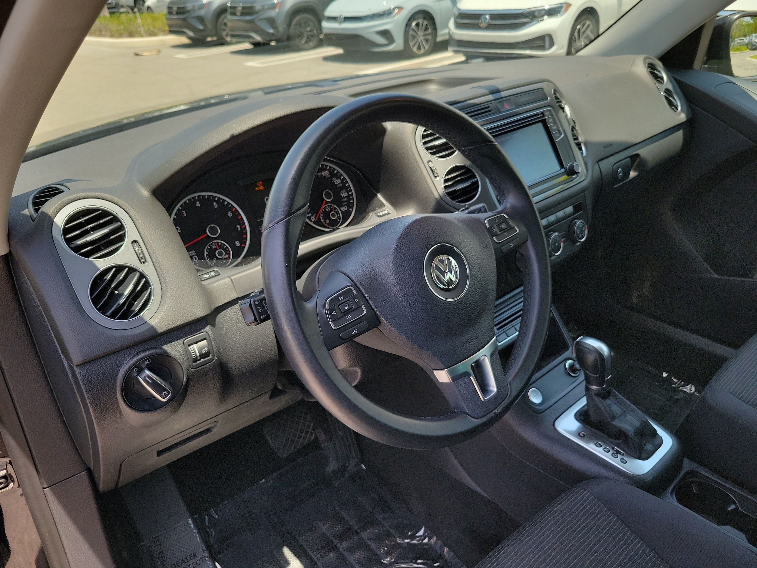 2018 Volkswagen Tiguan Limited Base - Photo 18