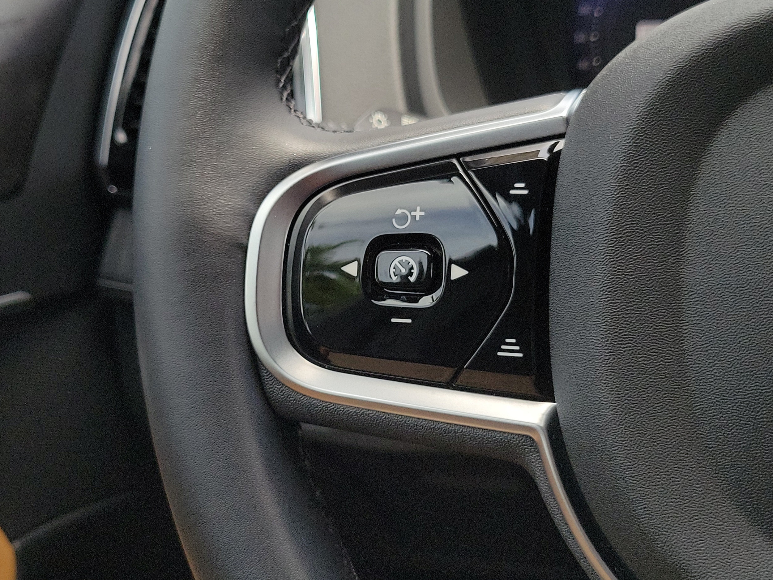 2025 Volvo XC90 Ultra - Photo 25