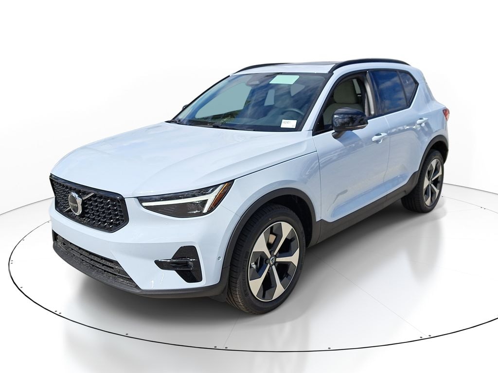 New 2026 Volvo XC40 B5 Plus SUV