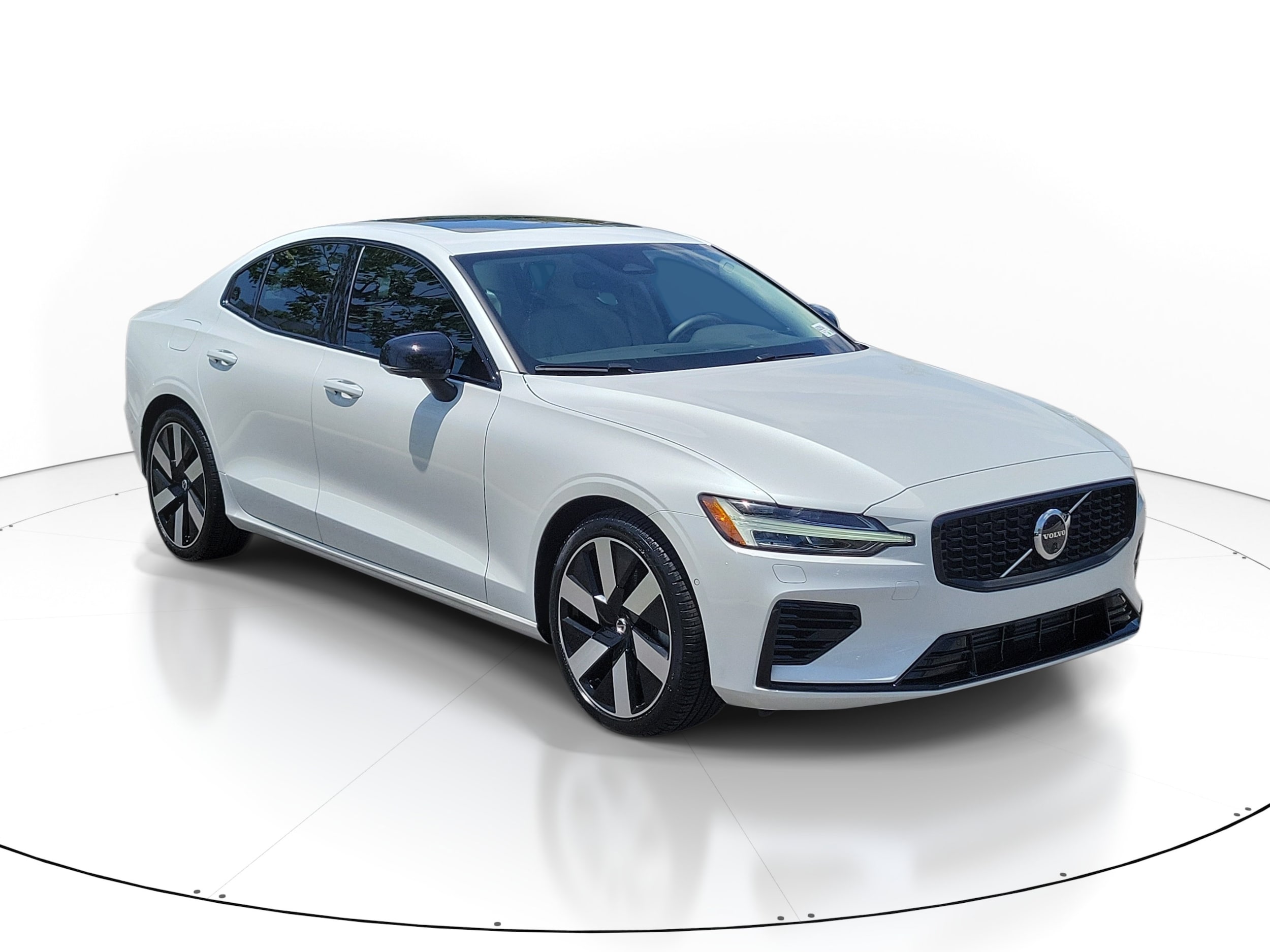 2024 Volvo S60 Recharge Plug-In Hybrid