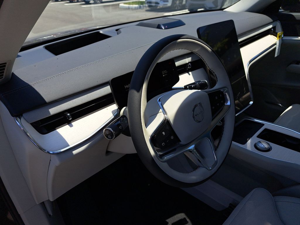 2025 Volvo EX90 Ultra - Photo 19