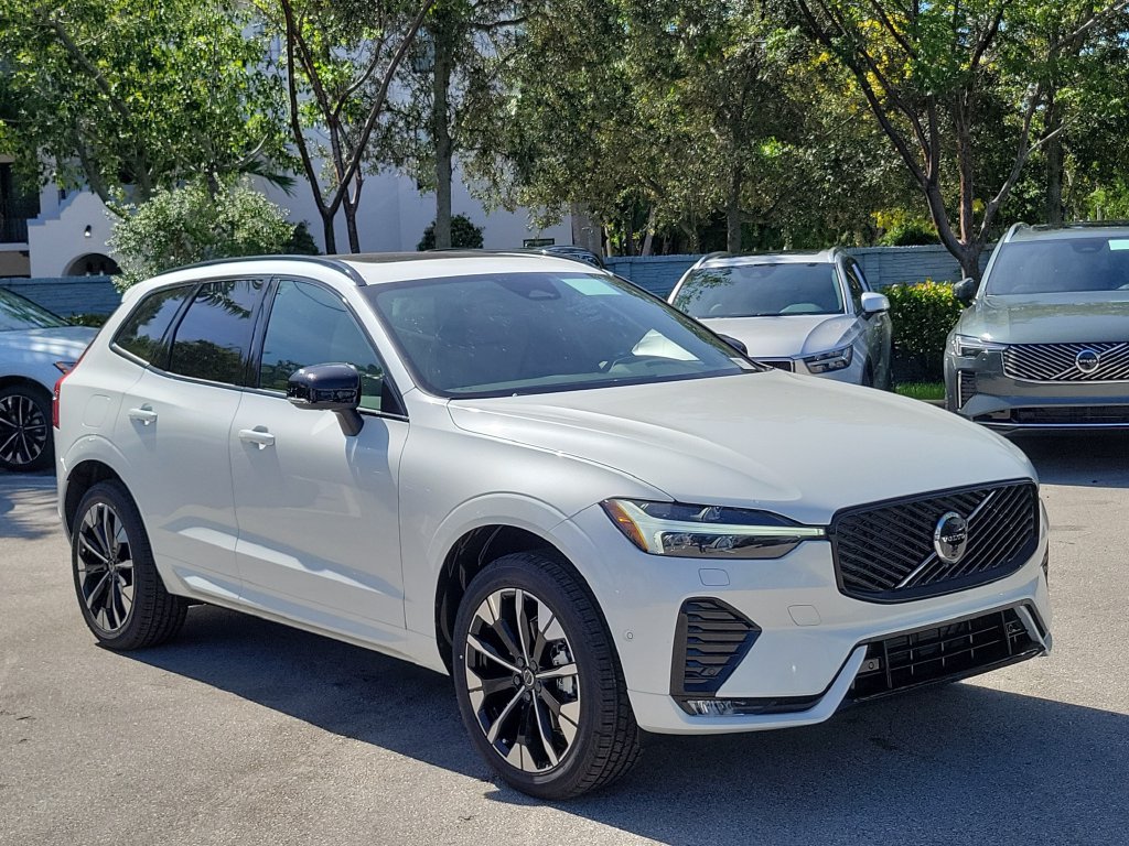 2027 Volvo XC60 B5 Plus AWD SUV