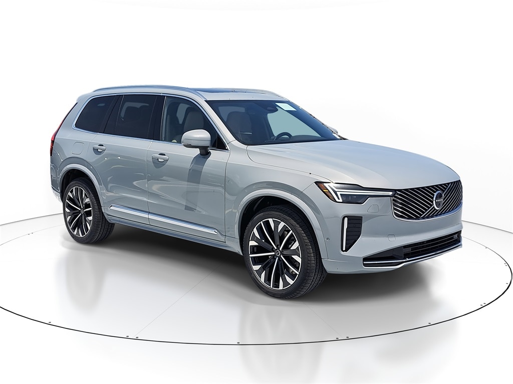 2026 Volvo XC90 Plus's photo