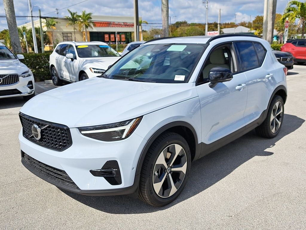New 2026 Volvo XC40 B5 Plus SUV