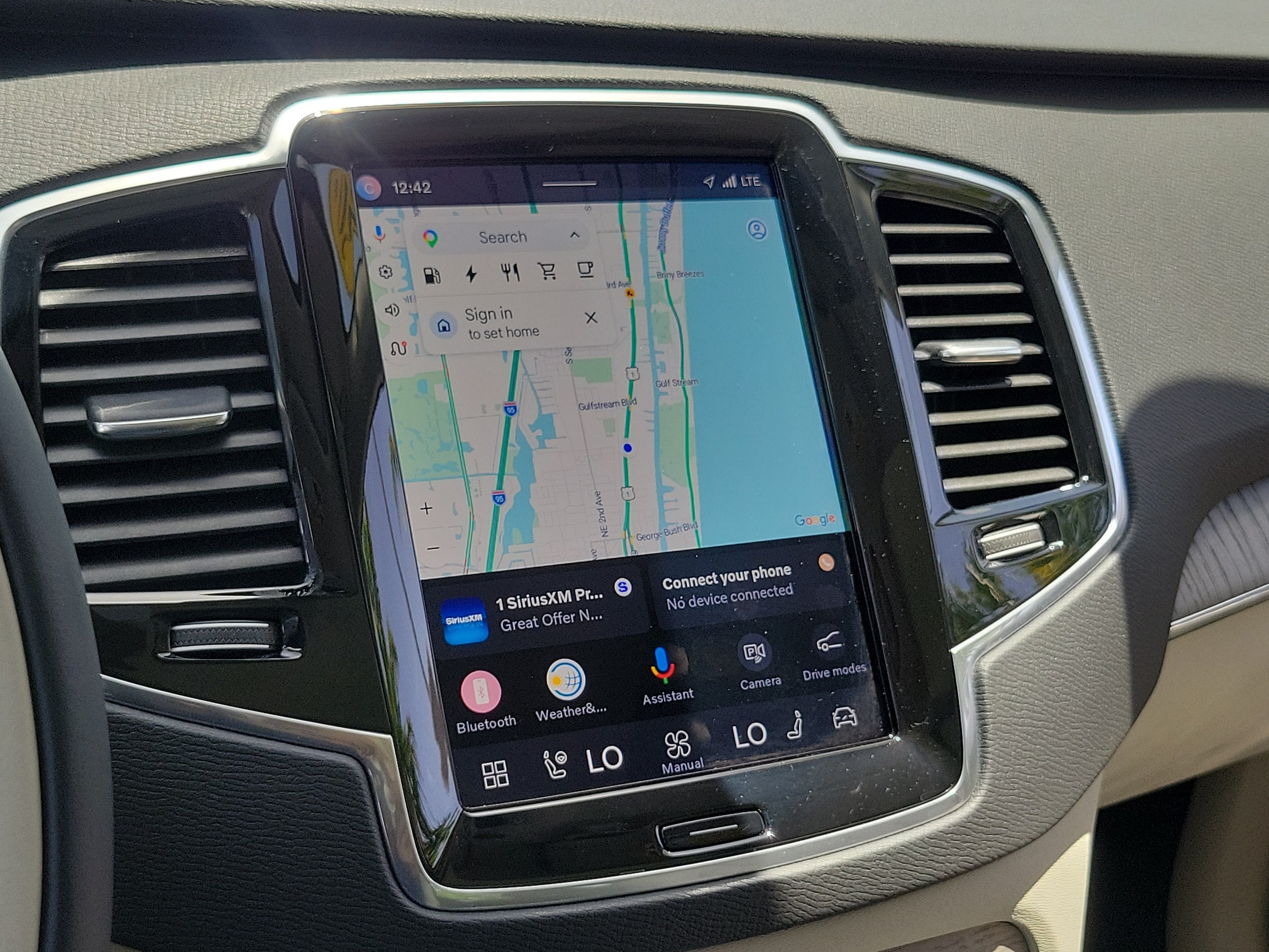 2025 Volvo XC90 Plus - Photo 29