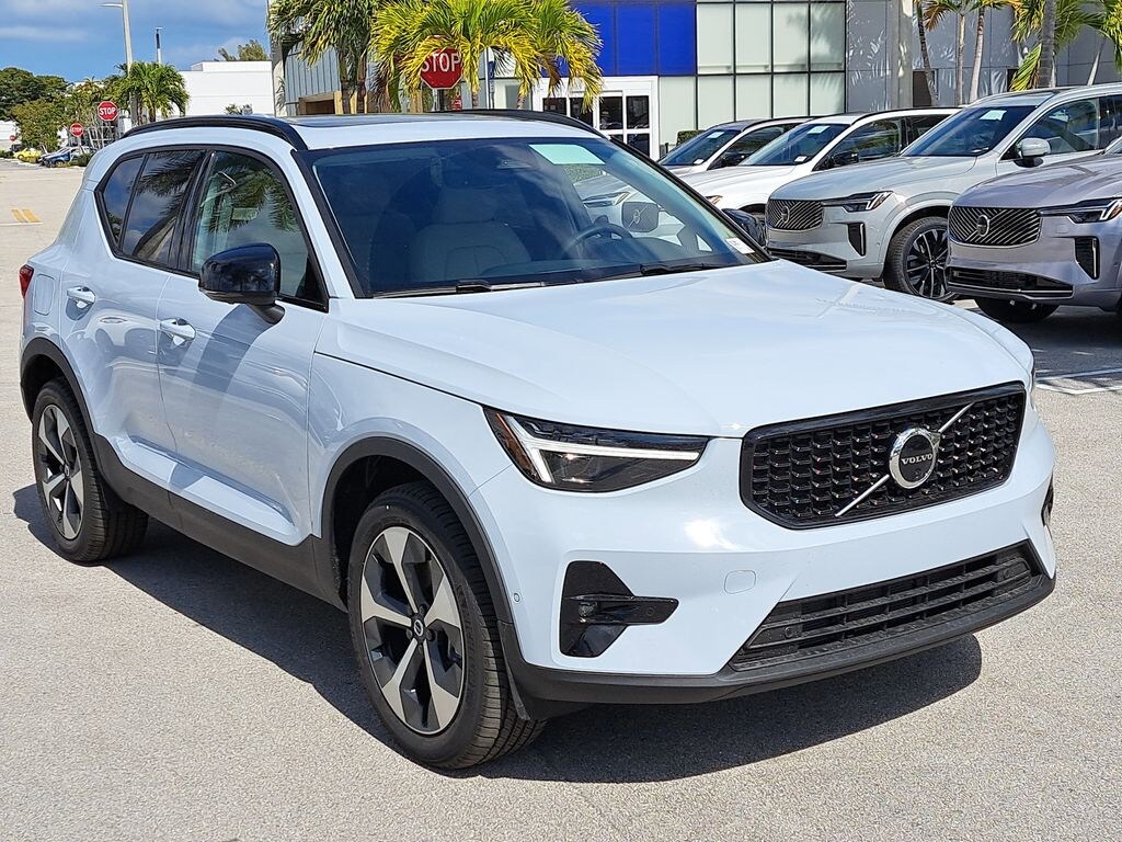 New 2026 Volvo XC40 B5 Plus SUV