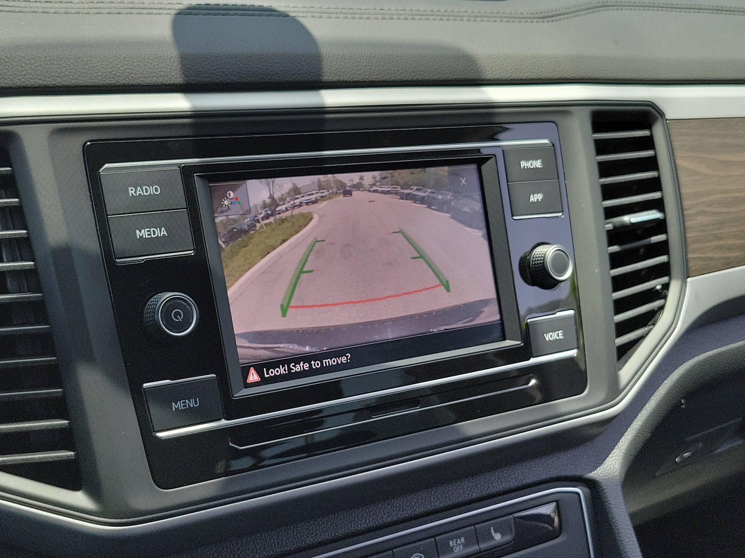 2022 Volkswagen Atlas SE - Photo 27