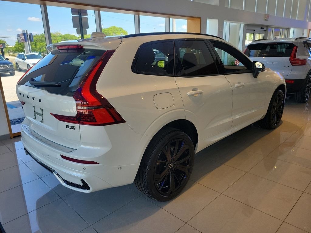New 2026 Volvo XC60 B5 Ultra Black Edition SUV