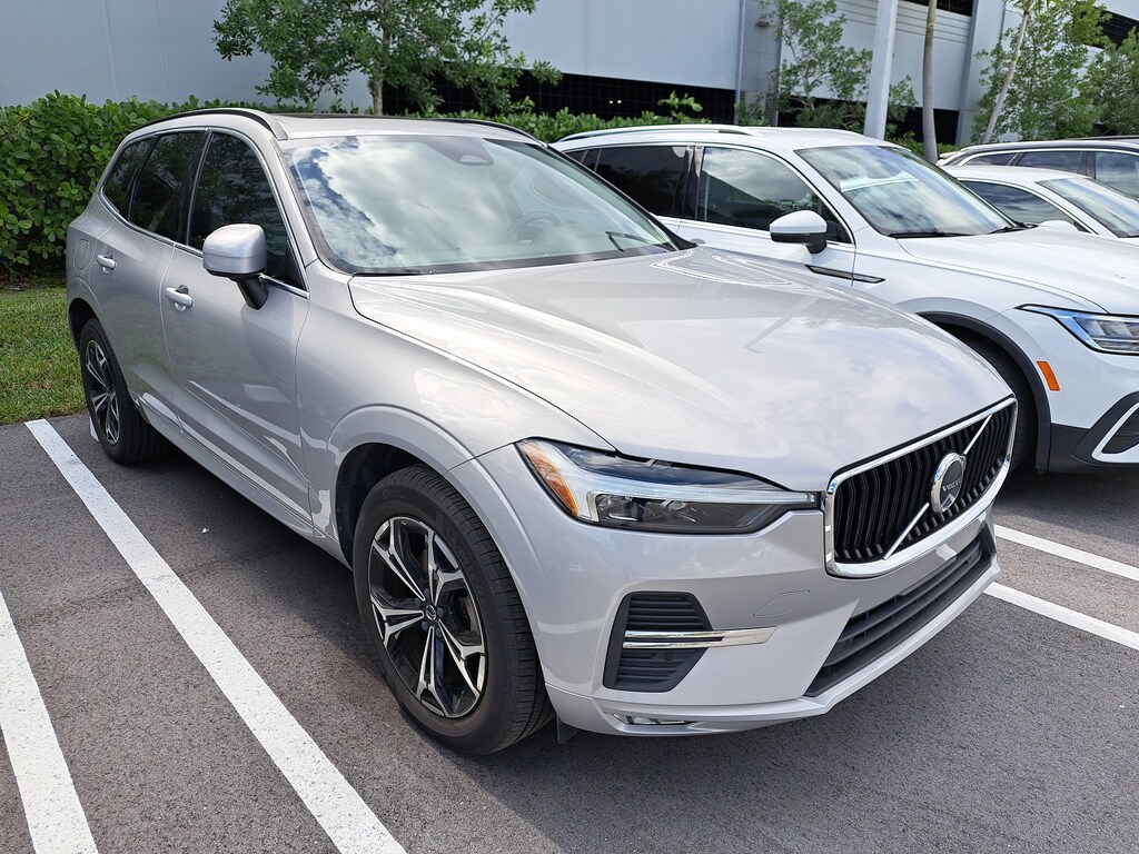 Used 2022 Volvo XC60 B5 FWD Momentum SUV