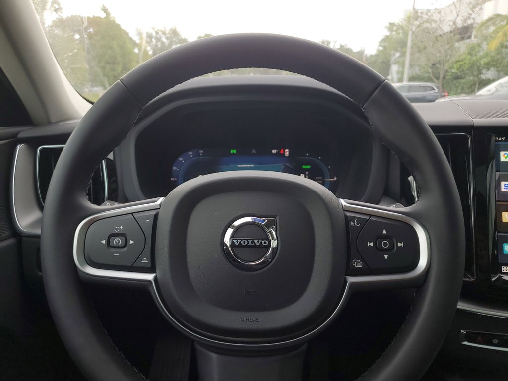 2025 Volvo XC60 Core - Photo 26