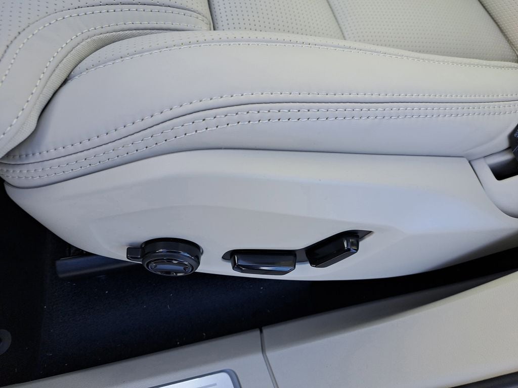 2026 Volvo XC90 Ultra - Photo 23