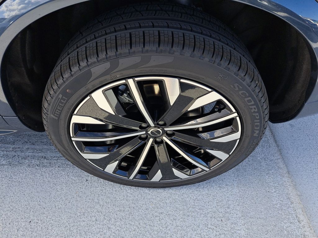 2026 Volvo XC90 Ultra - Photo 7