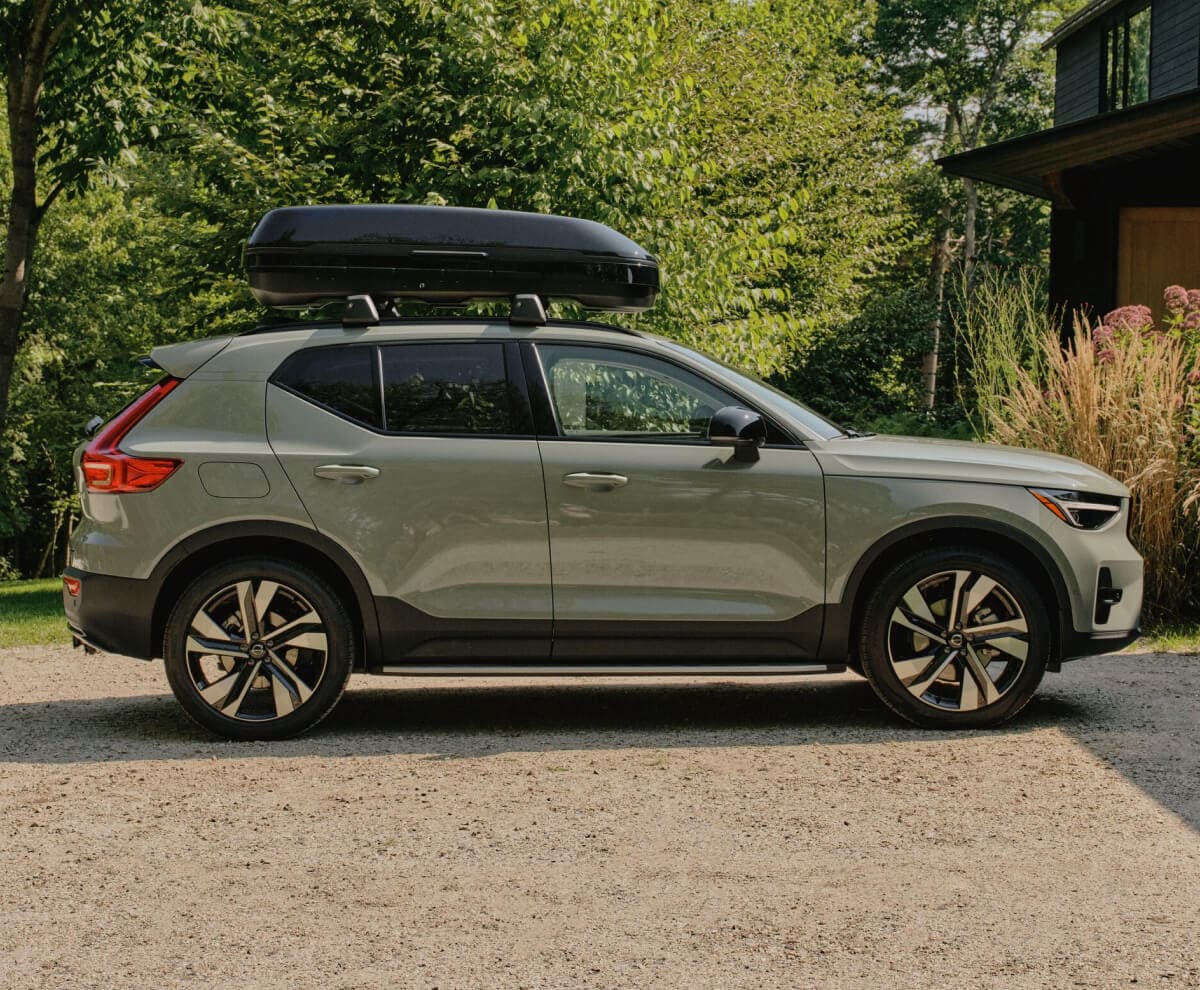 2025 Volvo XC40 B5 Core