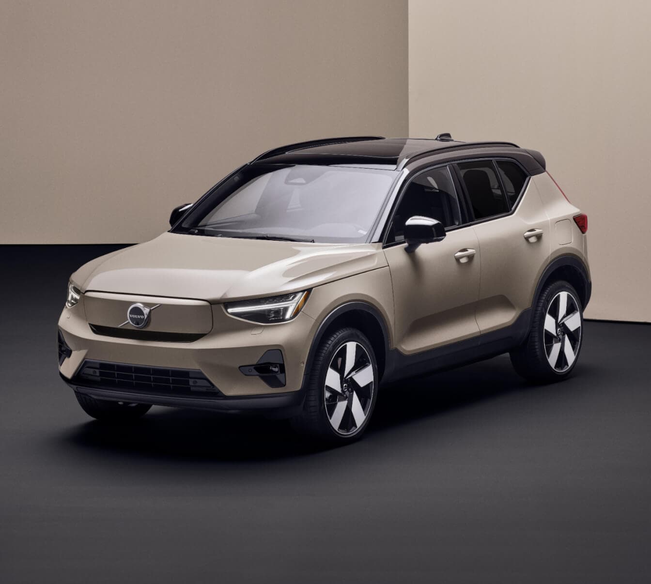 The Awaited Volvo EX40 Exterior