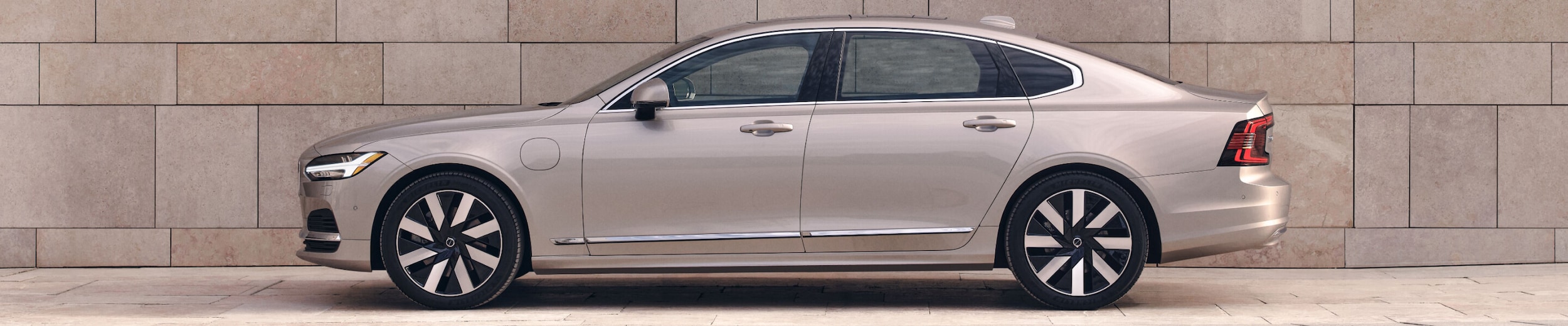New Volvo S90