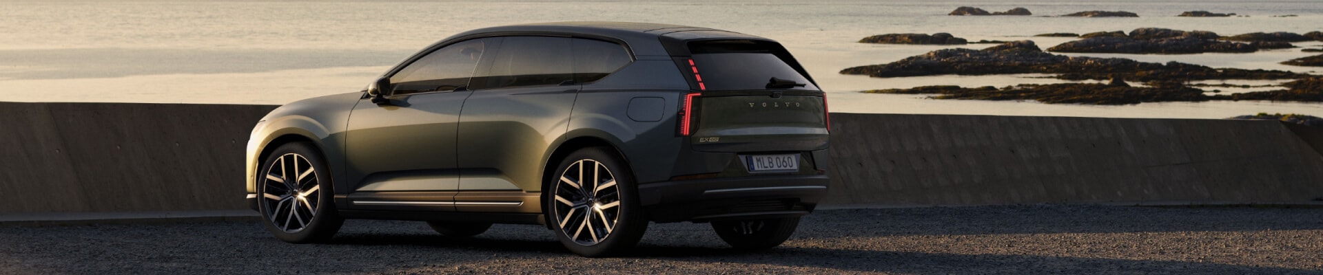 2027 Volvo EX60 P12 AWD in Forest Lake shown with 22” wheels