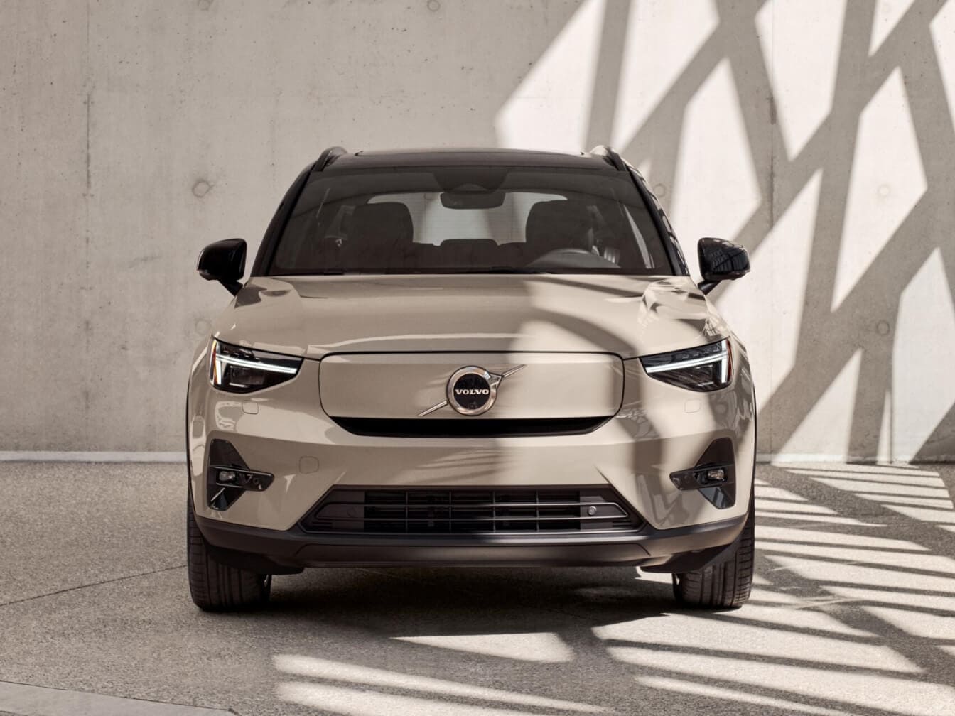Volvo XC40 Recharge Exterior